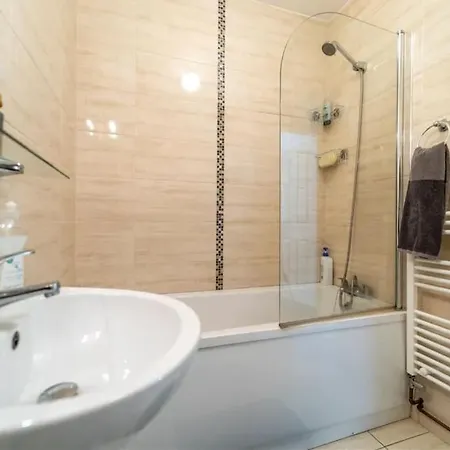 South Apartment *